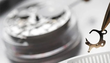 如何修复浪琴表壳的划痕