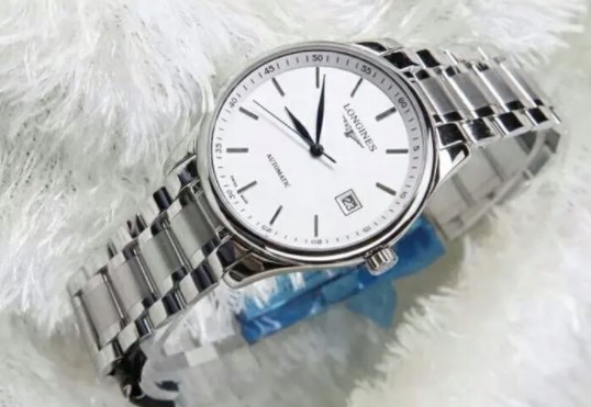 <b>浪琴手表有划痕了怎么处理比较好？</b>