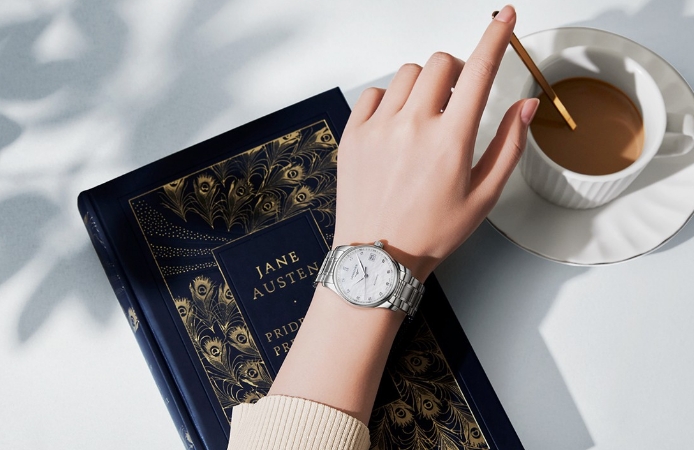 浪琴表名匠系列女士腕表（图）