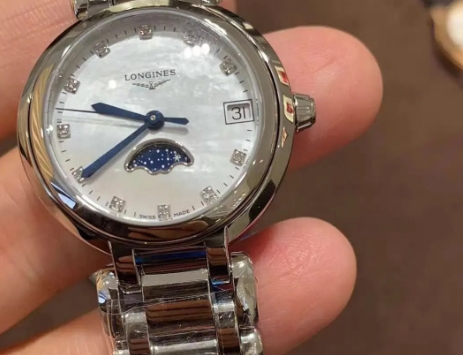 <b>浪琴手表为什么会进灰？（手表进灰原因）</b>